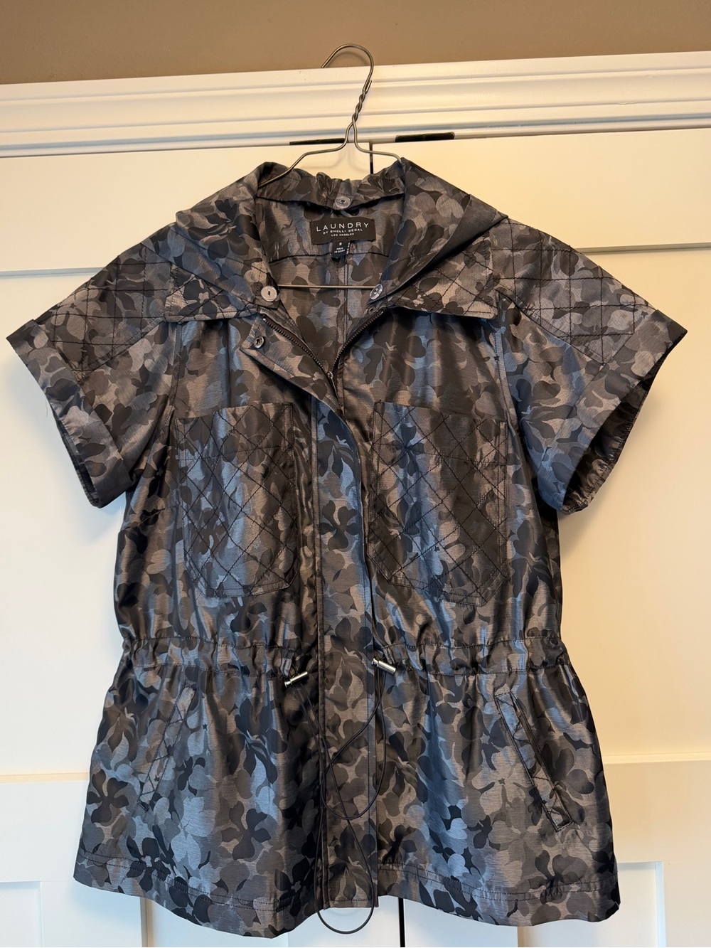 Laundry By Shelli Segal Gray Floral Short-Sleeve Utility Jacket